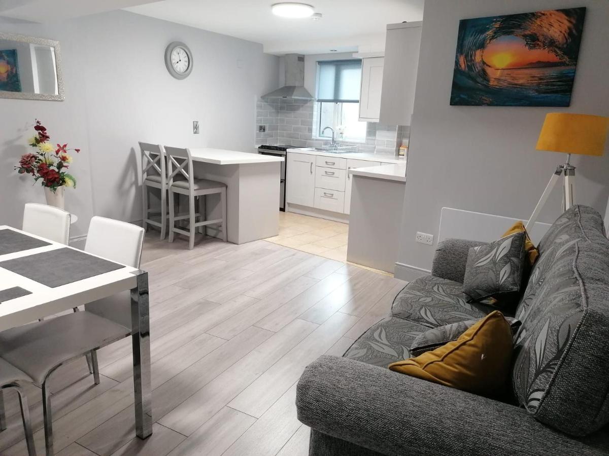 Oak House Apartment Енис Екстериор снимка