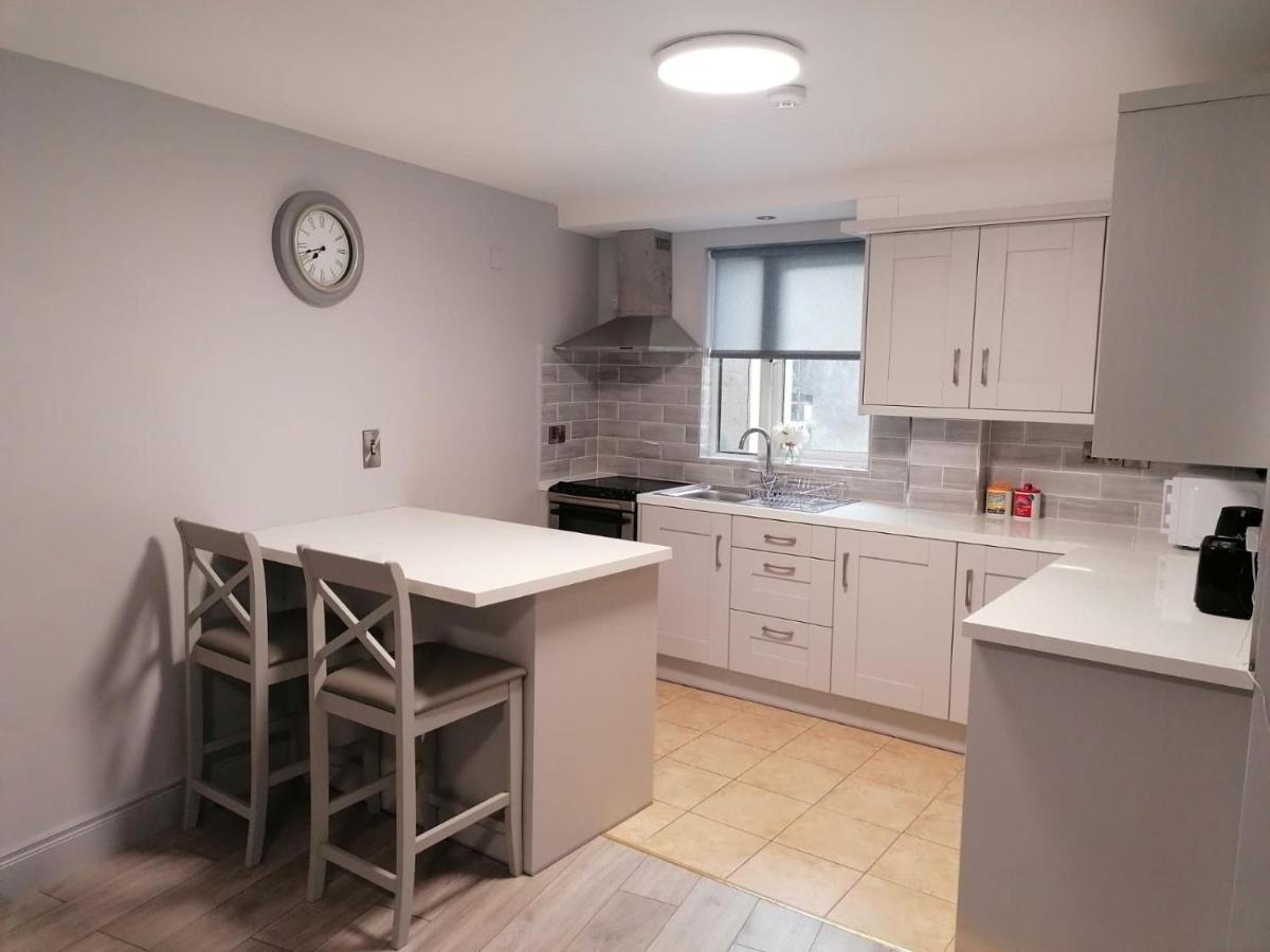 Oak House Apartment Енис Екстериор снимка